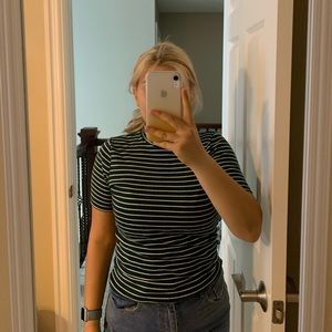 FOREVER 21 GREEN CUFFED NECK SHIRT